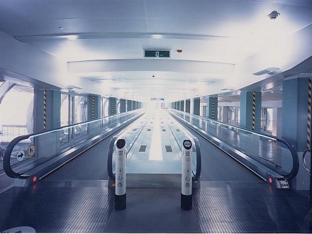 Thang băng chuyền HLEE